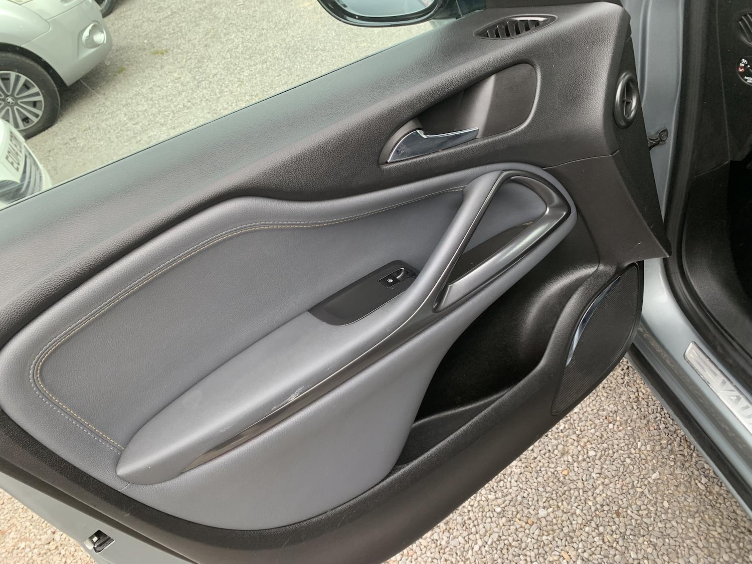 Used Vauxhall Zafira Tourer 2013 for sale - 77982032: Photo 46