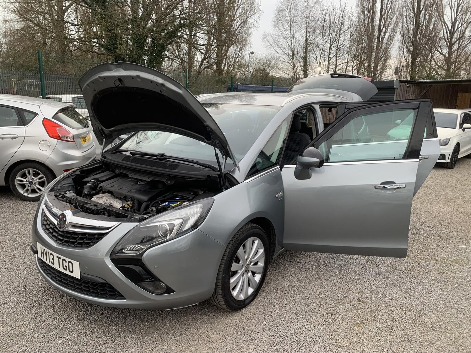 Used Vauxhall Zafira Tourer 2013 for sale - 77982032: Photo 57