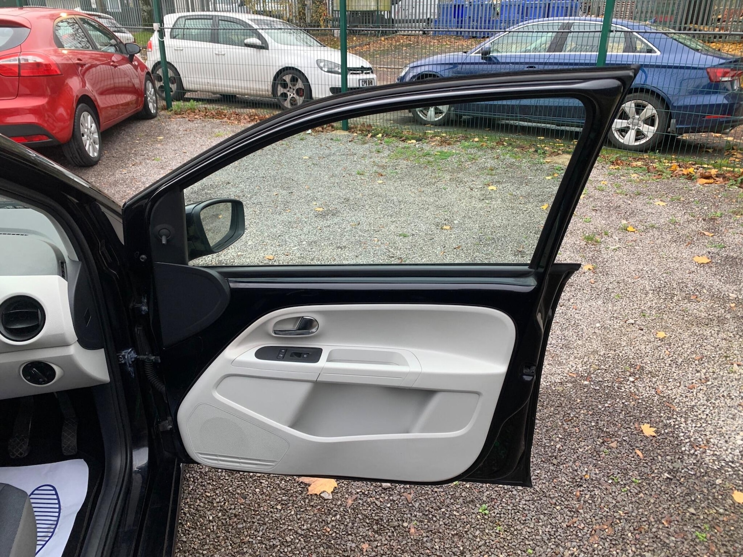 Used Volkswagen up! for sale - 76597242: Photo 13