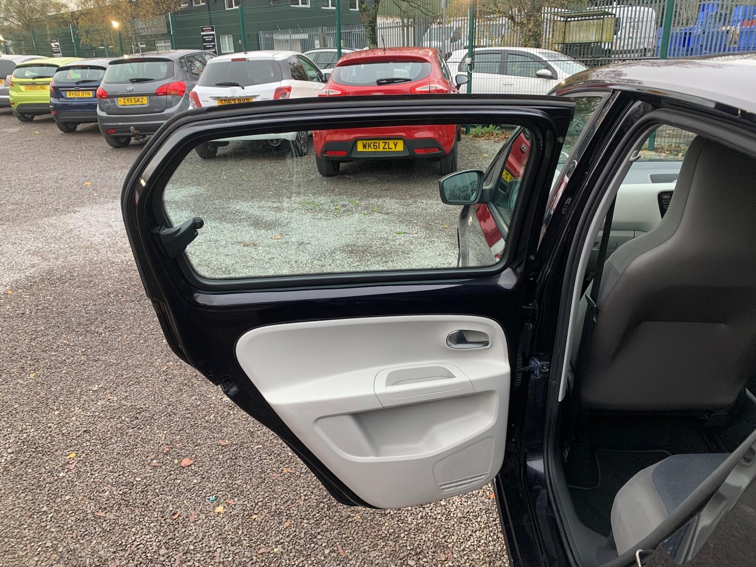 Used Volkswagen up! for sale - 76597242: Photo 30