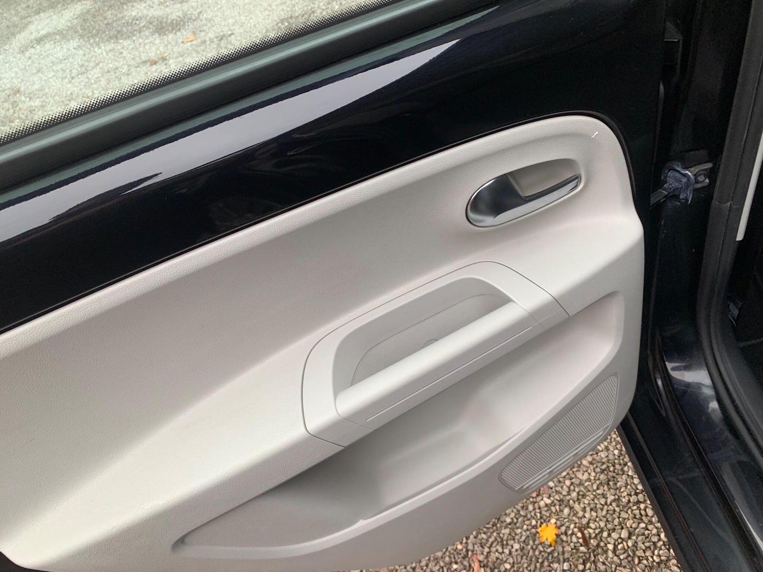 Used Volkswagen up! for sale - 76597242: Photo 31