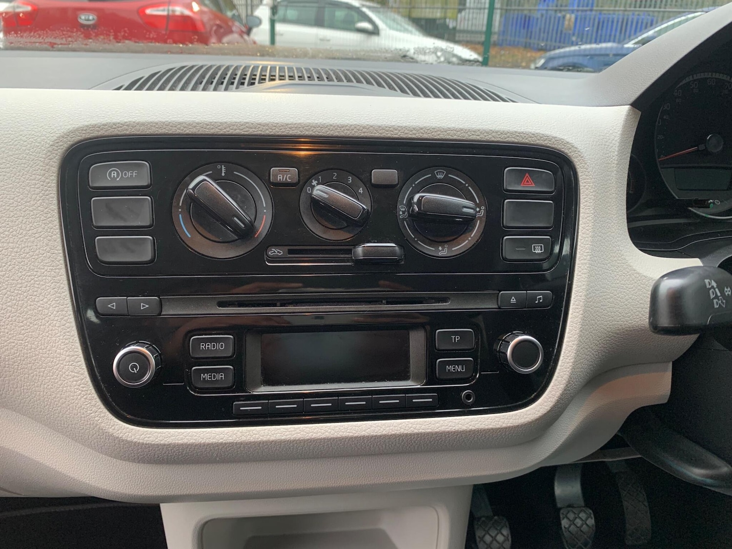 Used Volkswagen up! for sale - 76597242: Photo 36