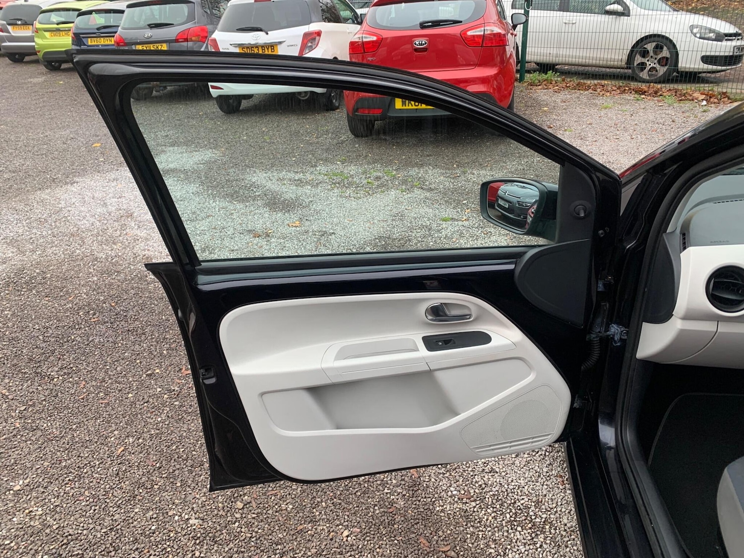 Used Volkswagen up! for sale - 76597242: Photo 39