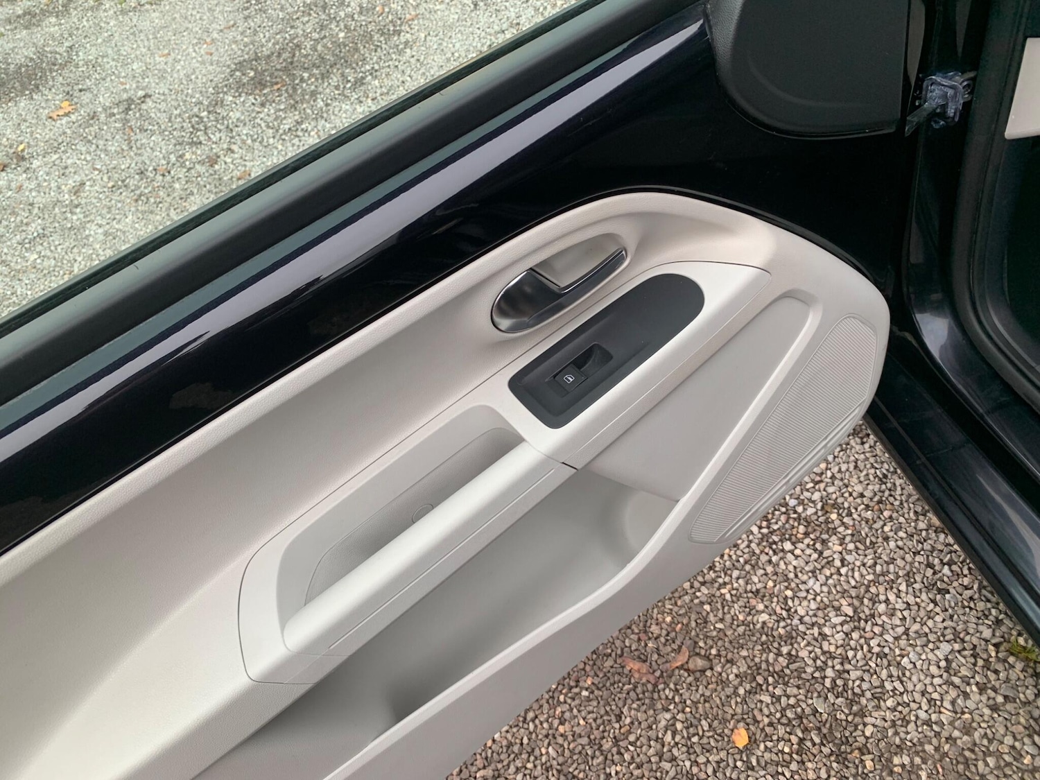 Used Volkswagen up! for sale - 76597242: Photo 40