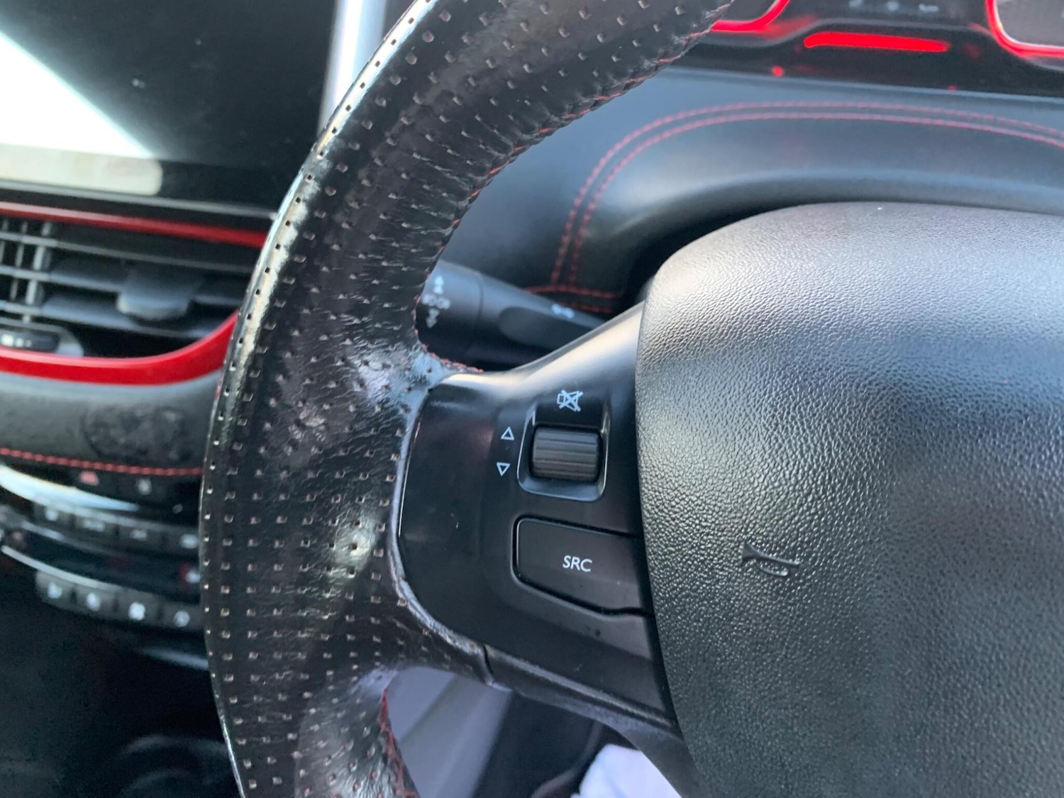 Used Peugeot 208 2013 for sale - 76742354: Photo 13