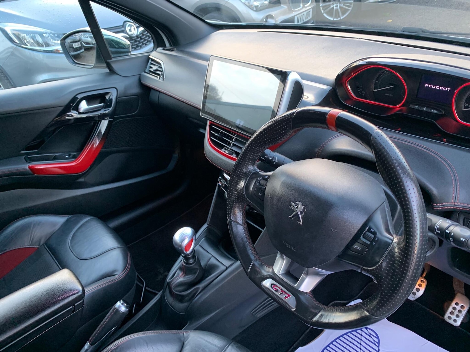 Used Peugeot 208 2013 for sale - 76742354: Photo 14