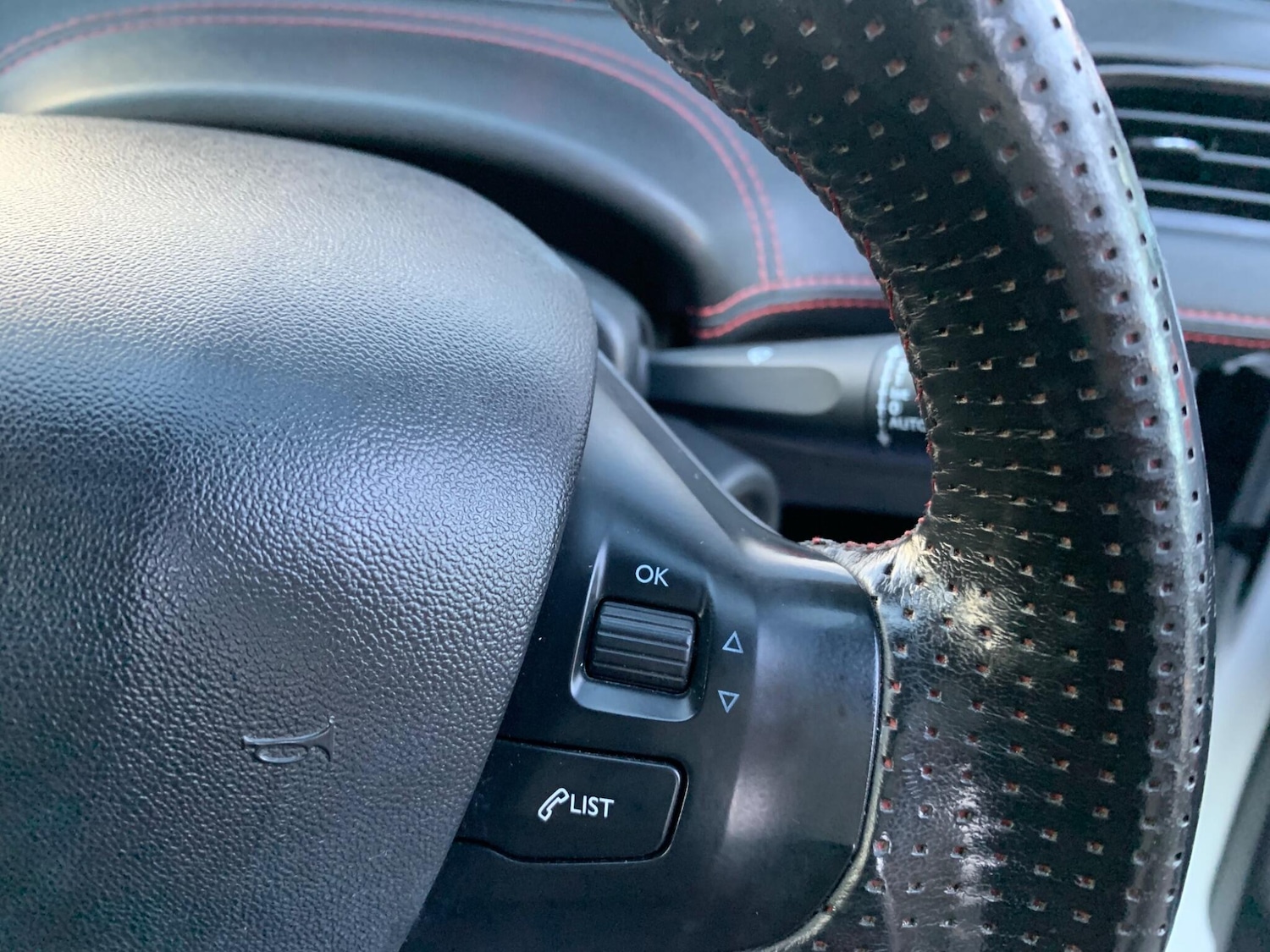 Used Peugeot 208 2013 for sale - 76742354: Photo 18