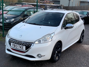Used Peugeot 208 2013 for sale - 76742354: Photo