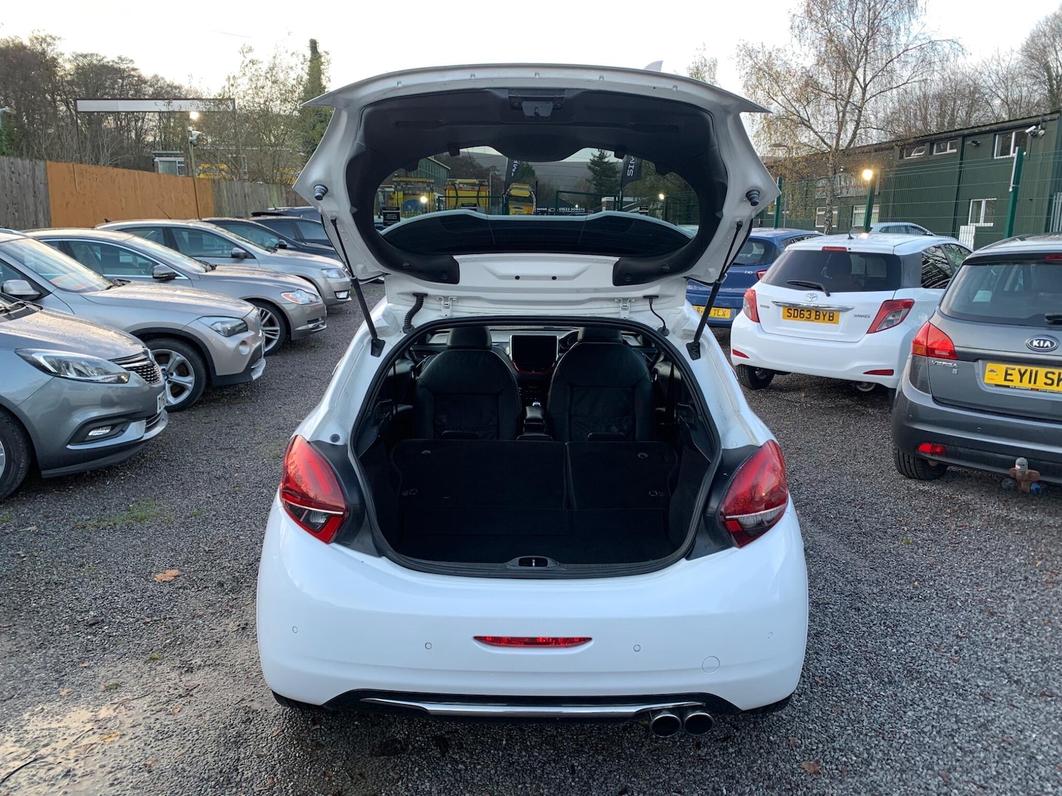 Used Peugeot 208 2013 for sale - 76742354: Photo 25