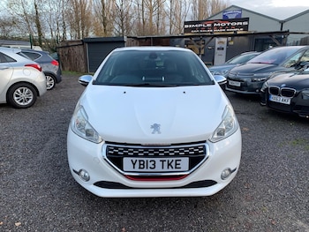Used Peugeot 208 2013 for sale - 76742354: Photo
