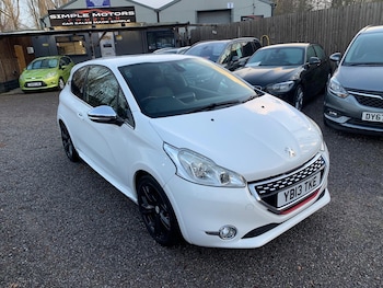 Used Peugeot 208 2013 for sale - 76742354: Photo