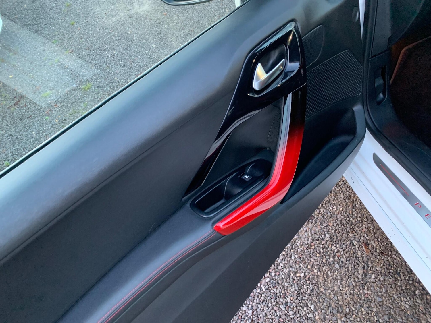 Used Peugeot 208 2013 for sale - 76742354: Photo 44