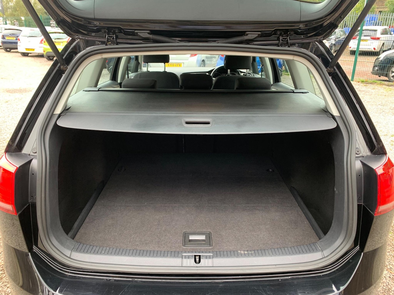Used Volkswagen Golf 2014 for sale - 76270475: Photo 27