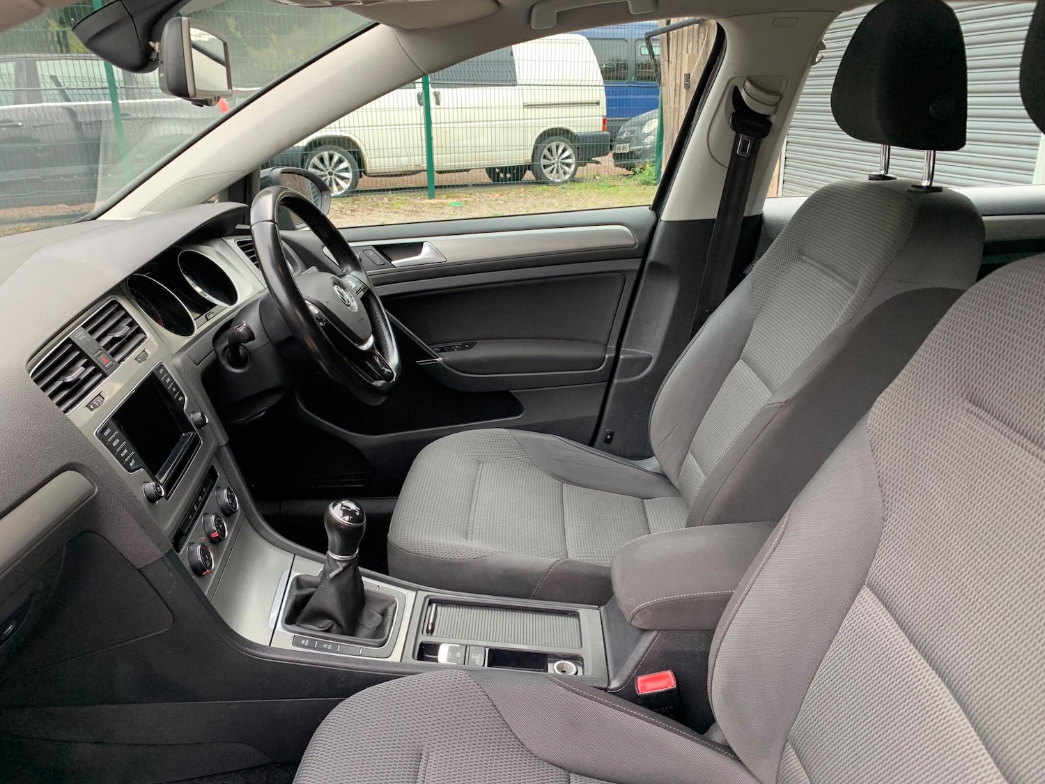 Used Volkswagen Golf 2014 for sale - 76270475: Photo 35