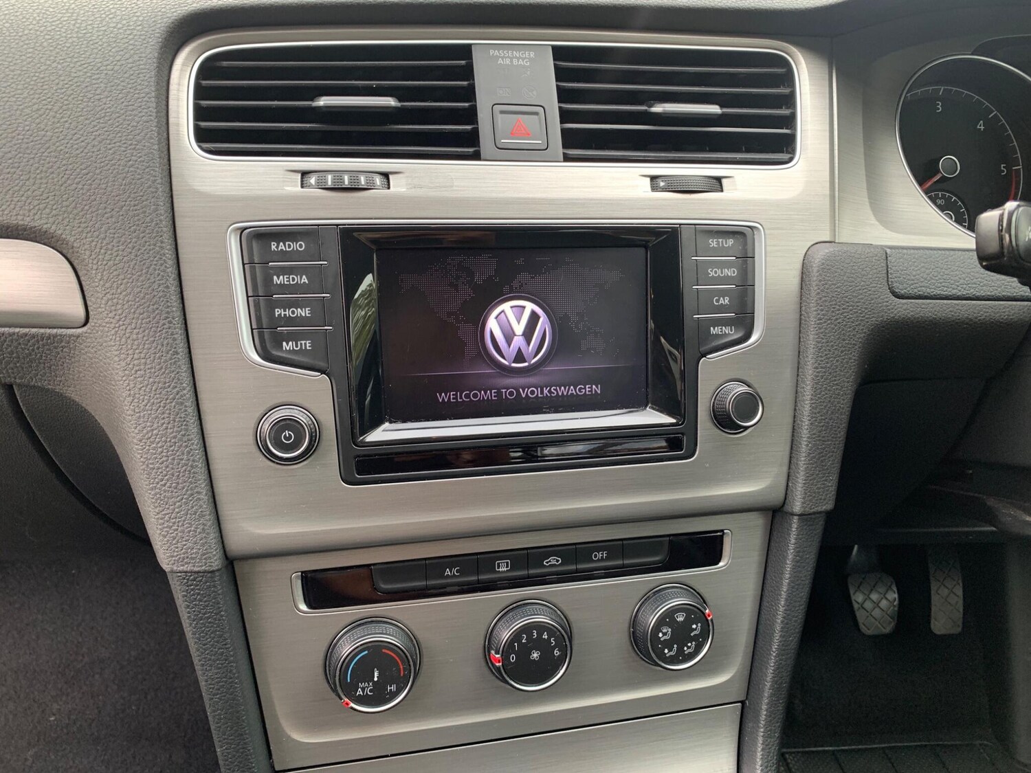 Used Volkswagen Golf 2014 for sale - 76270475: Photo 40