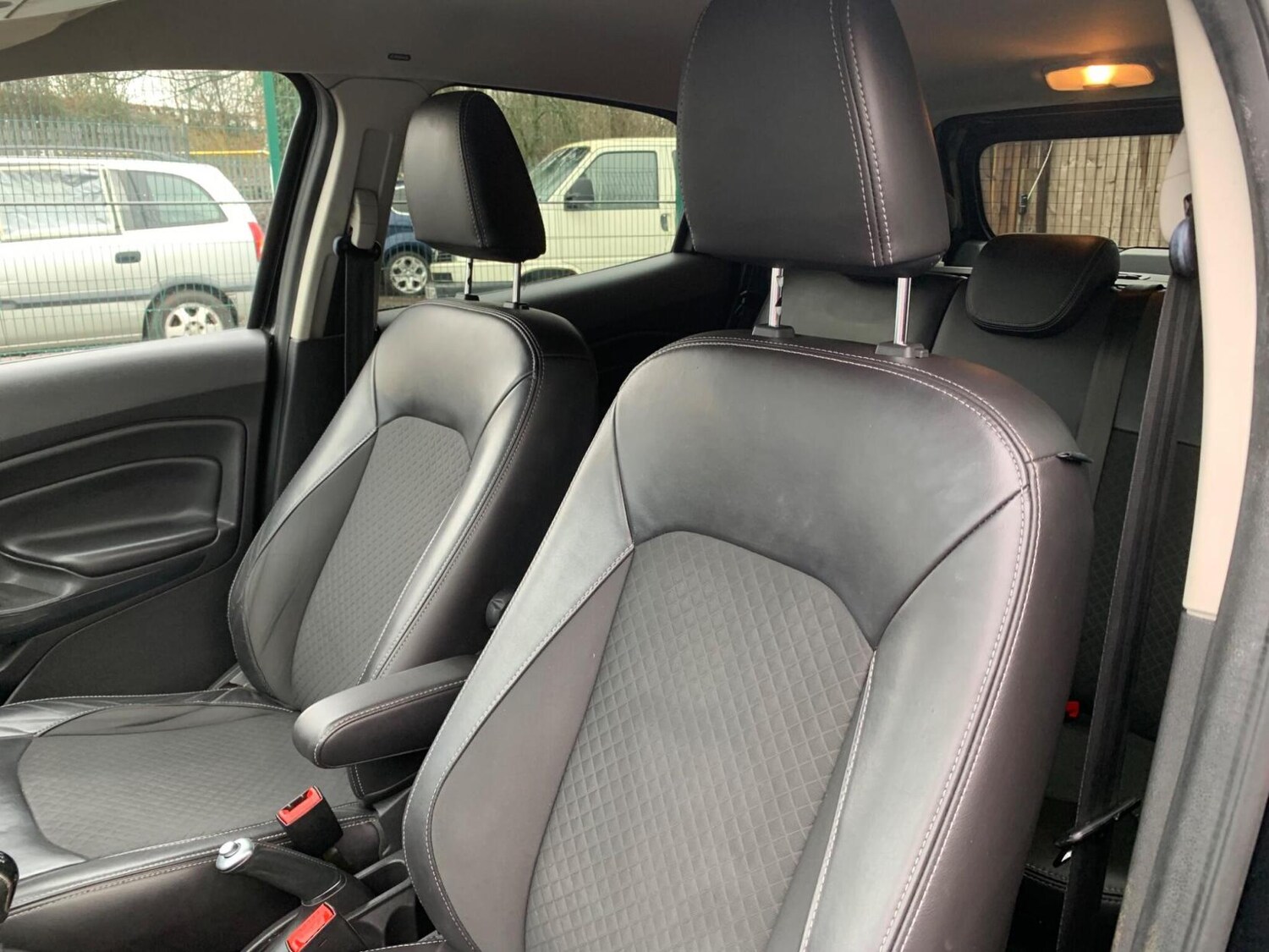 Used Ford Ecosport 2016 for sale - 77679061: Photo 38