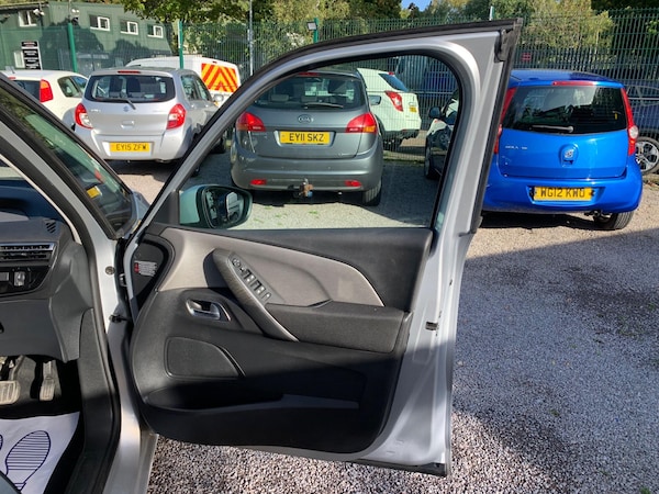 Used Citroen C4 Grand Picasso 2014 for sale - 76158784: Photo 14