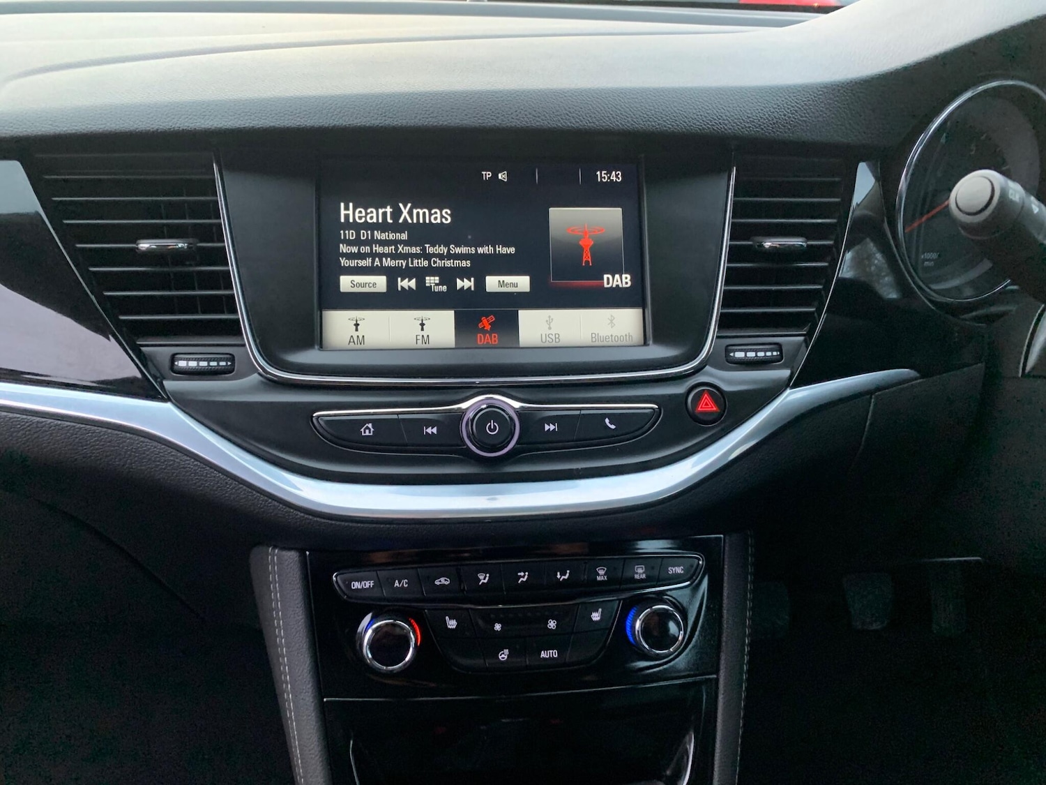 Used Vauxhall Astra 2018 for sale - 76942495: Photo 43