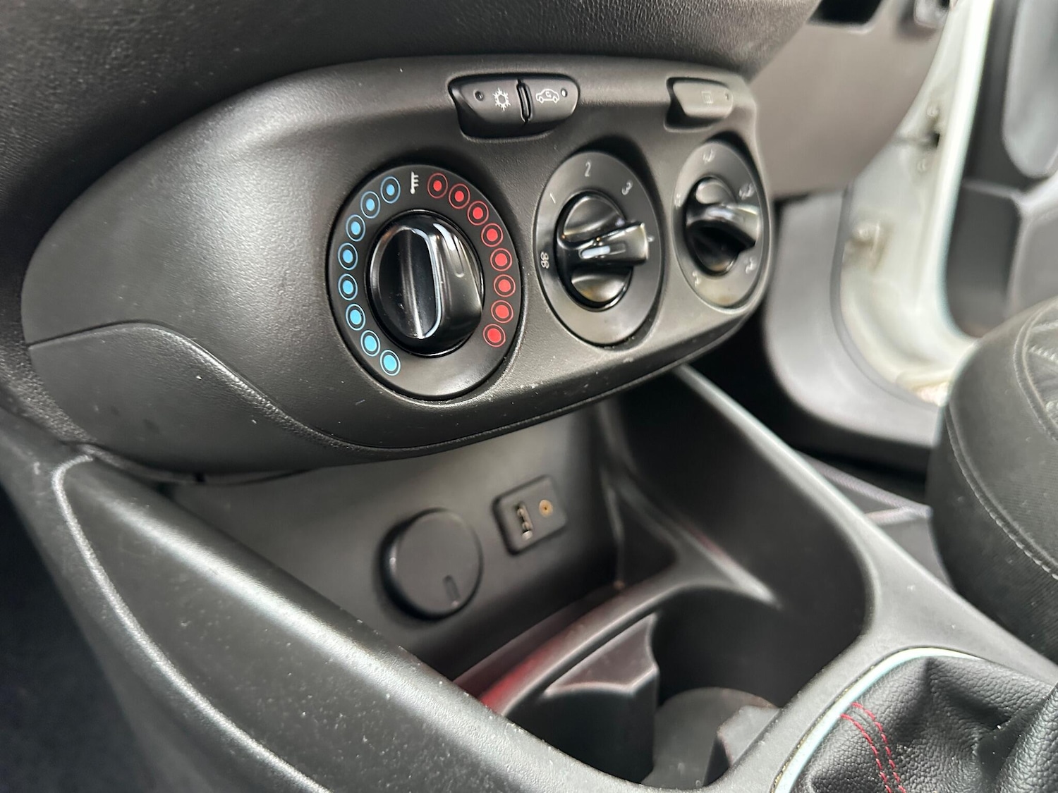 Used Vauxhall Corsa 2015 for sale - 76484961: Photo 48