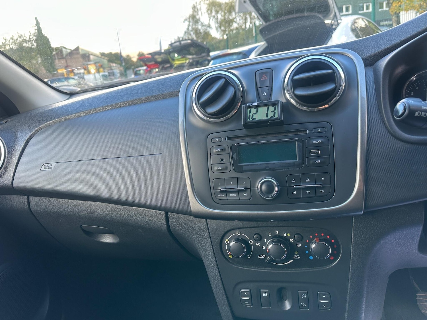 Used Dacia Sandero 2013 for sale - 76377682: Photo 14
