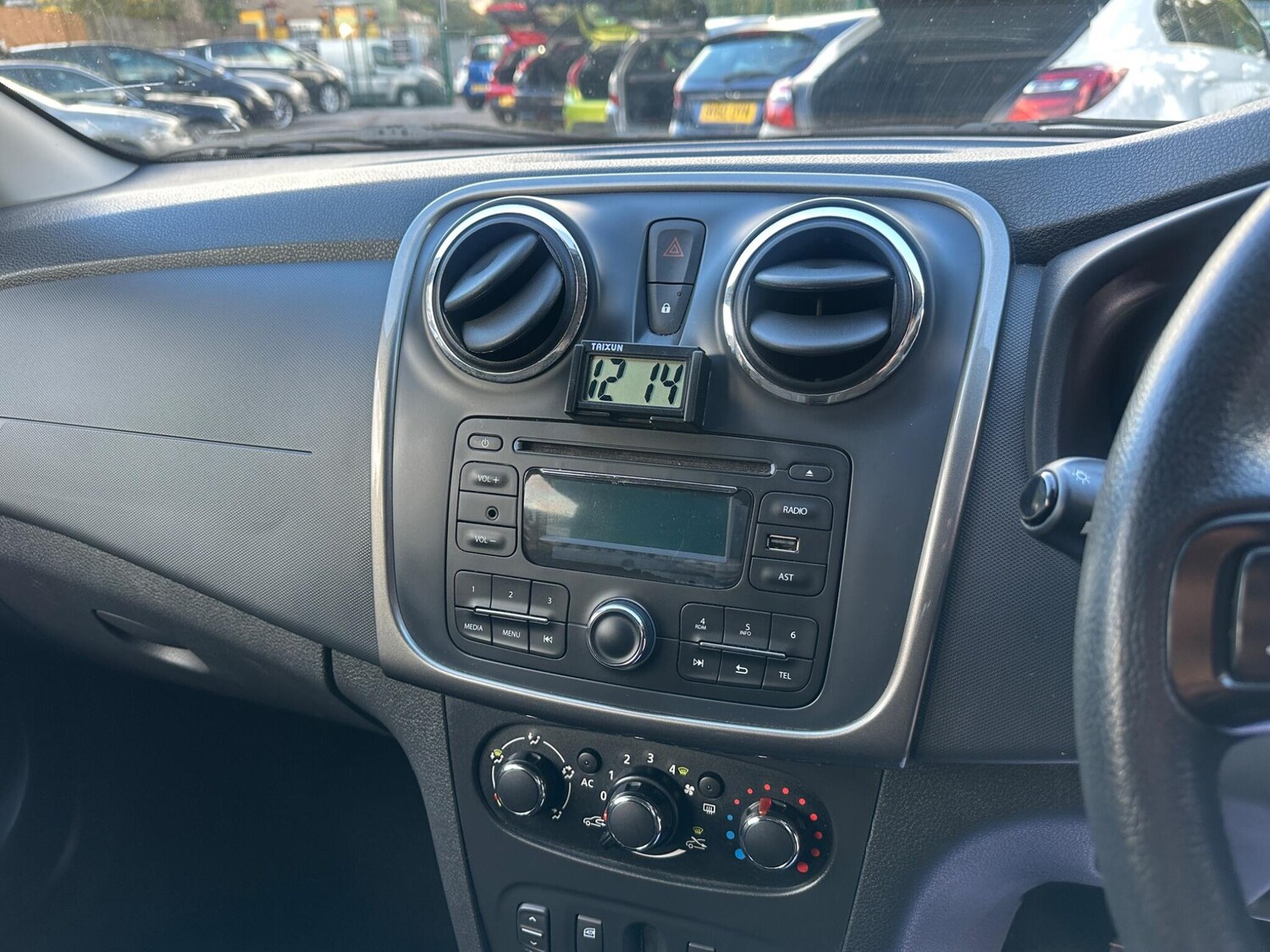 Used Dacia Sandero 2013 for sale - 76377682: Photo 21