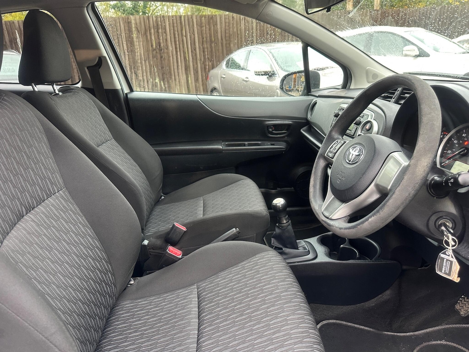 Used Toyota Yaris 2013 for sale - 76484761: Photo 15