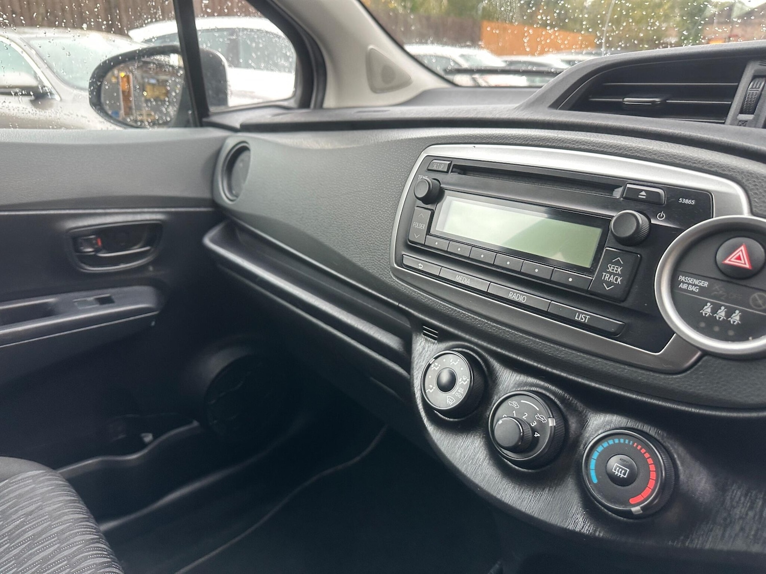 Used Toyota Yaris 2013 for sale - 76484761: Photo 17