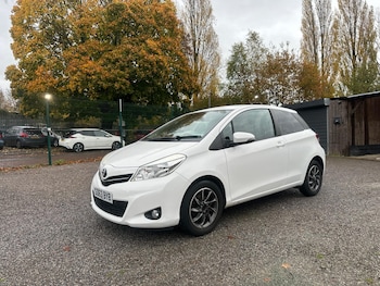 Used Toyota Yaris 2013 for sale - 76484761: Photo