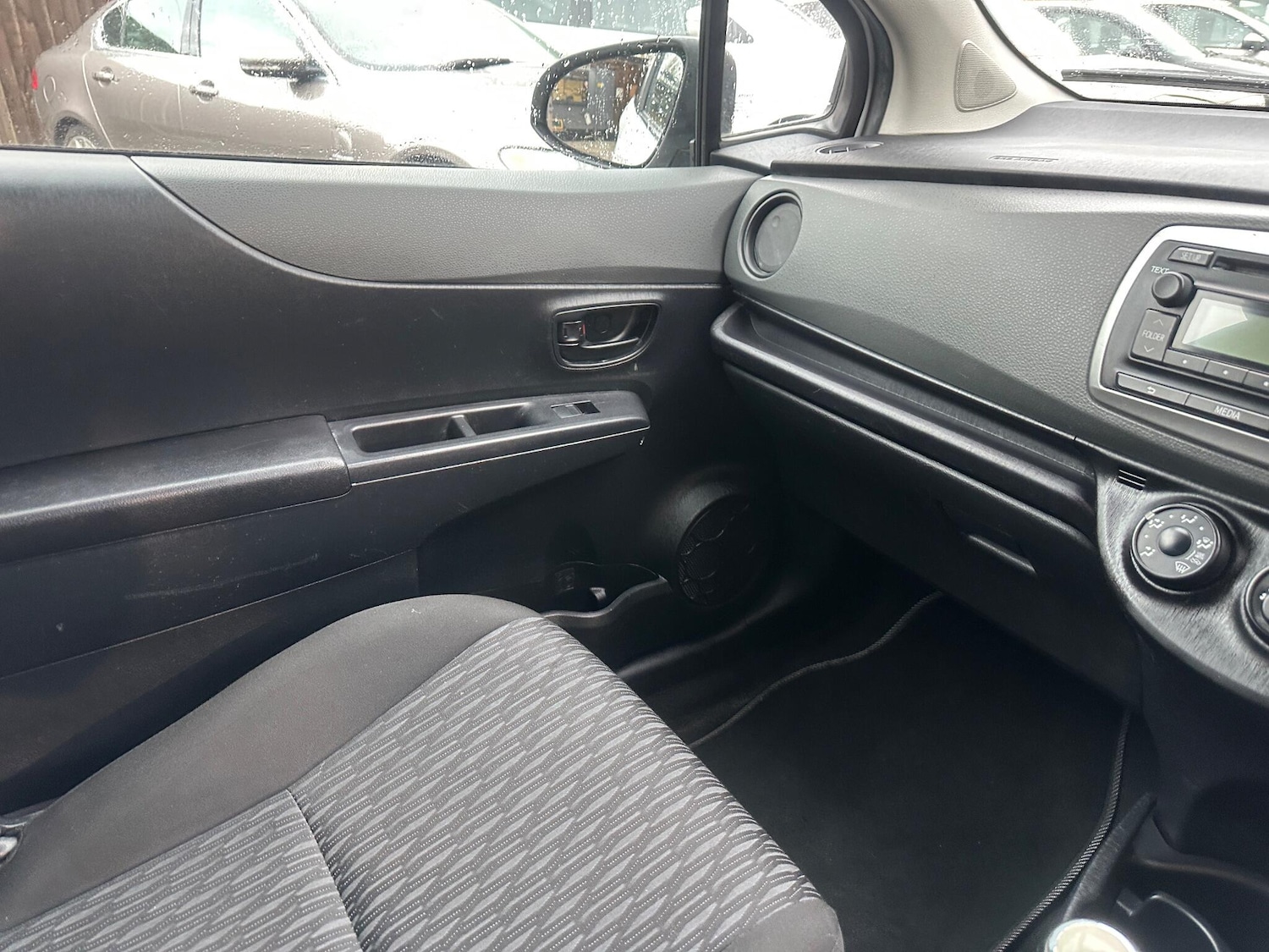 Used Toyota Yaris 2013 for sale - 76484761: Photo 20