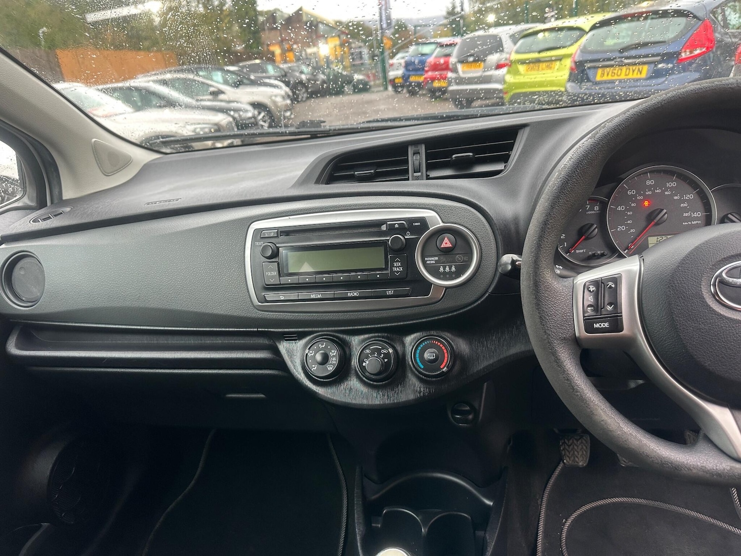 Used Toyota Yaris 2013 for sale - 76484761: Photo 21