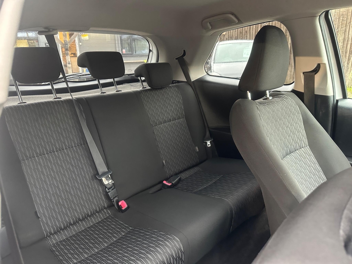 Used Toyota Yaris 2013 for sale - 76484761: Photo 22