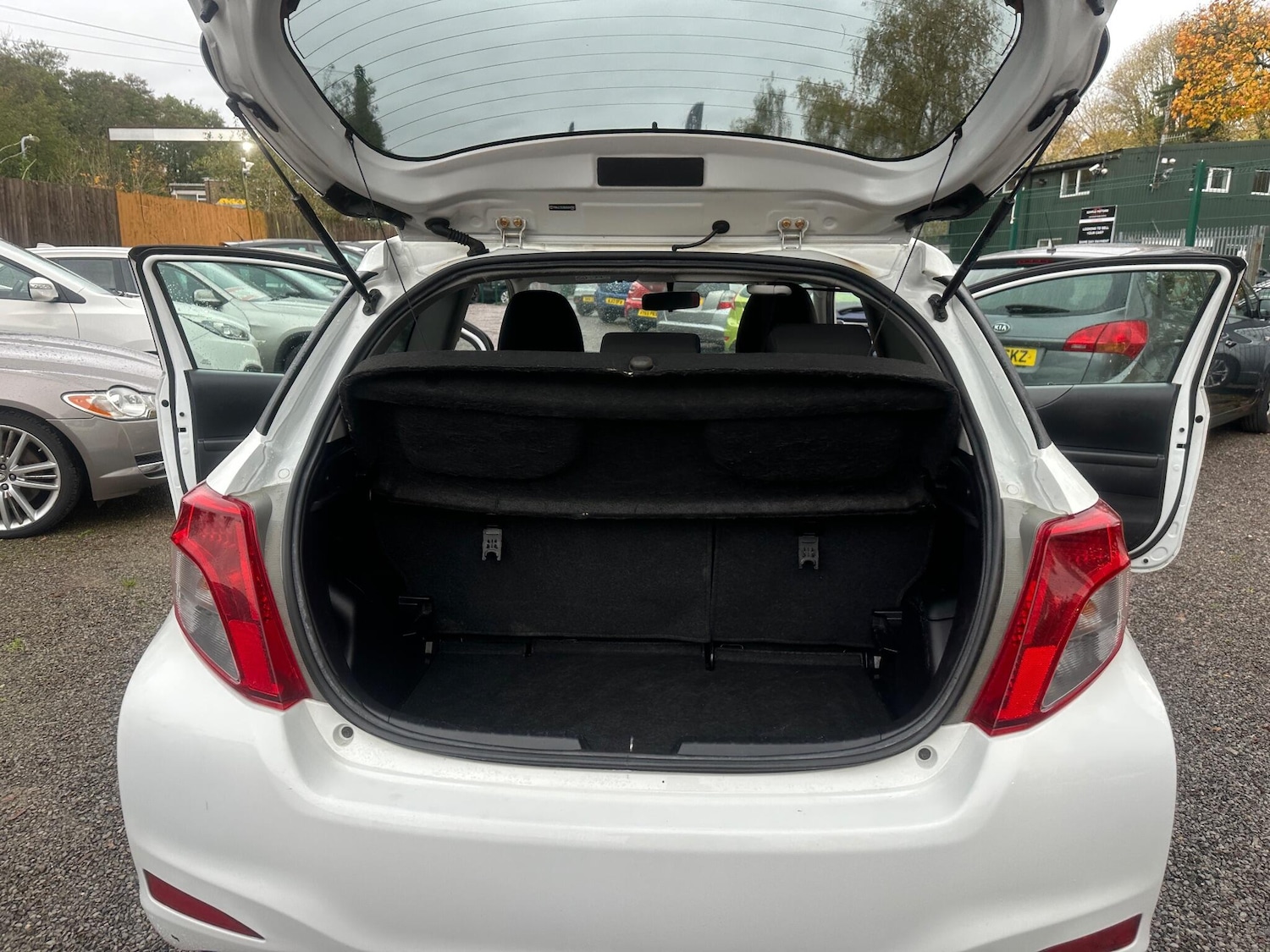 Used Toyota Yaris 2013 for sale - 76484761: Photo 25