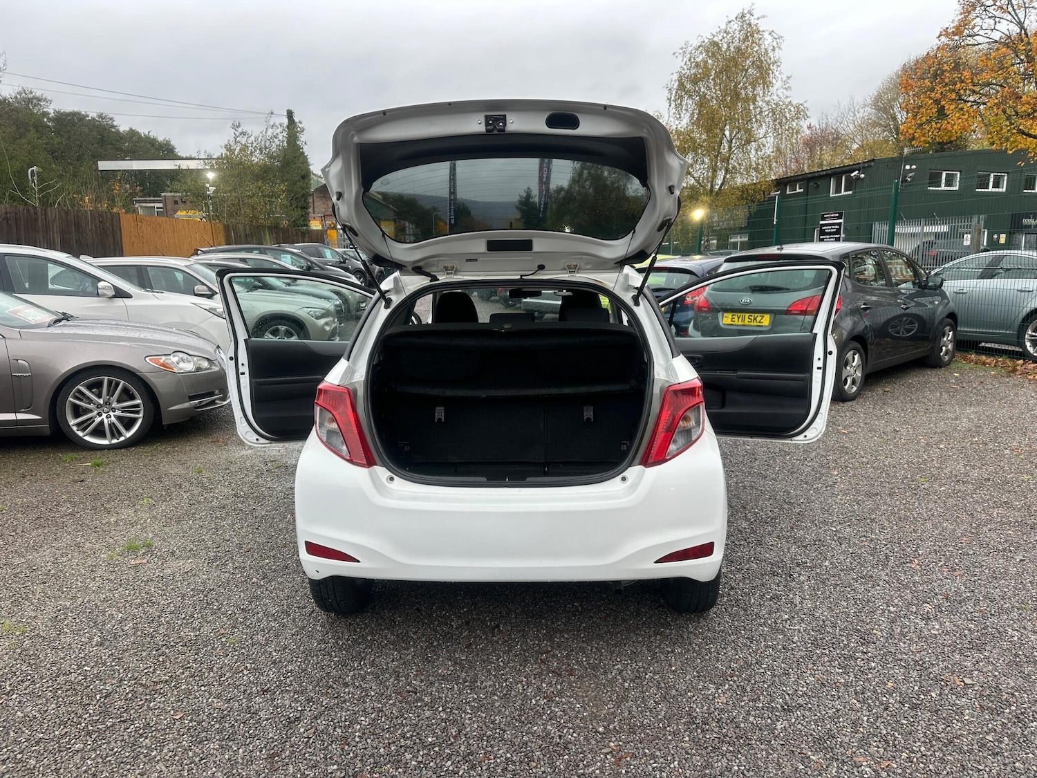 Used Toyota Yaris 2013 for sale - 76484761: Photo 26