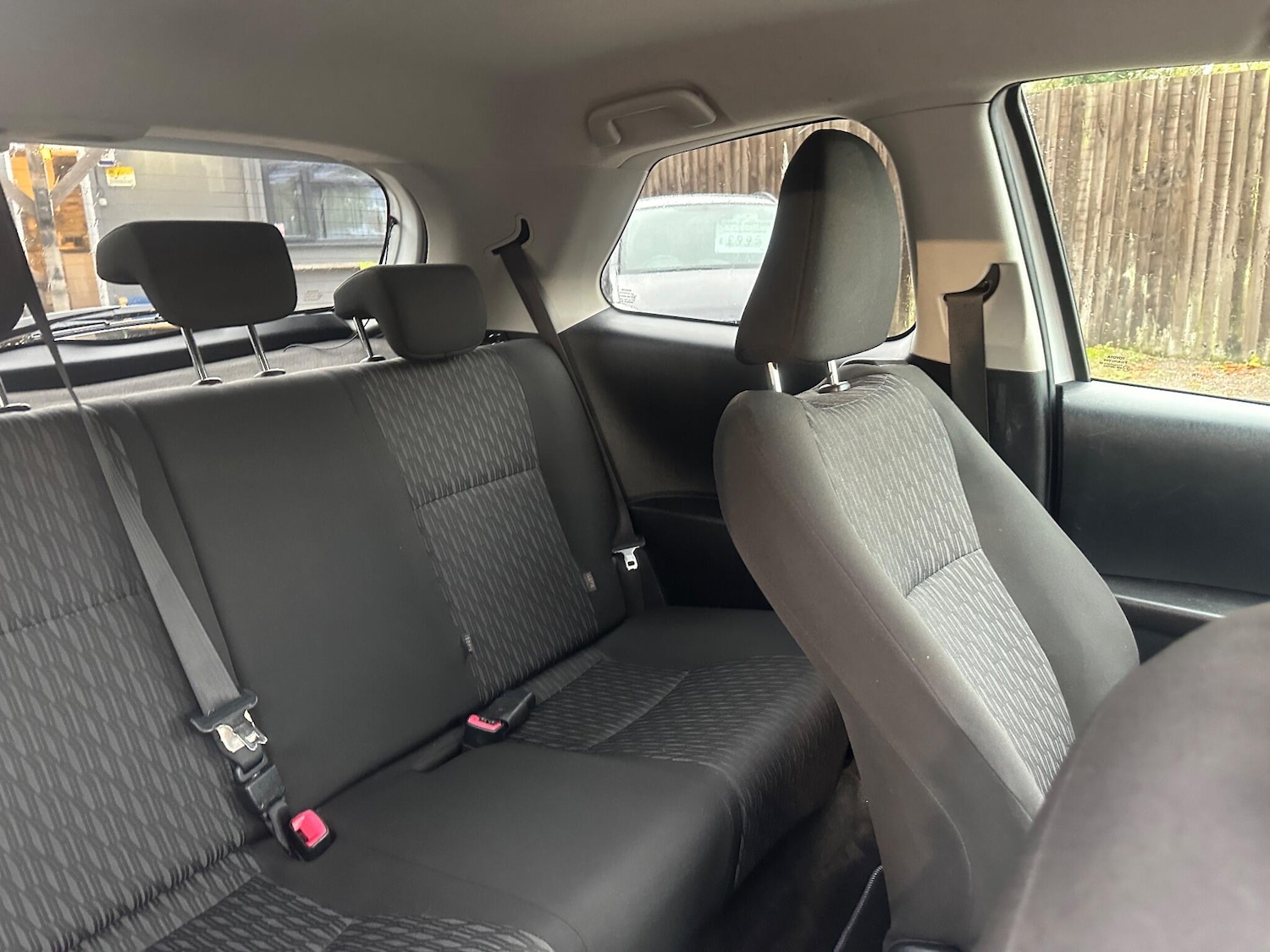 Used Toyota Yaris 2013 for sale - 76484761: Photo 27