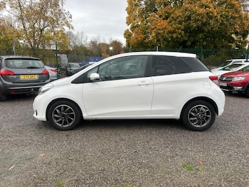 Used Toyota Yaris 2013 for sale - 76484761: Photo