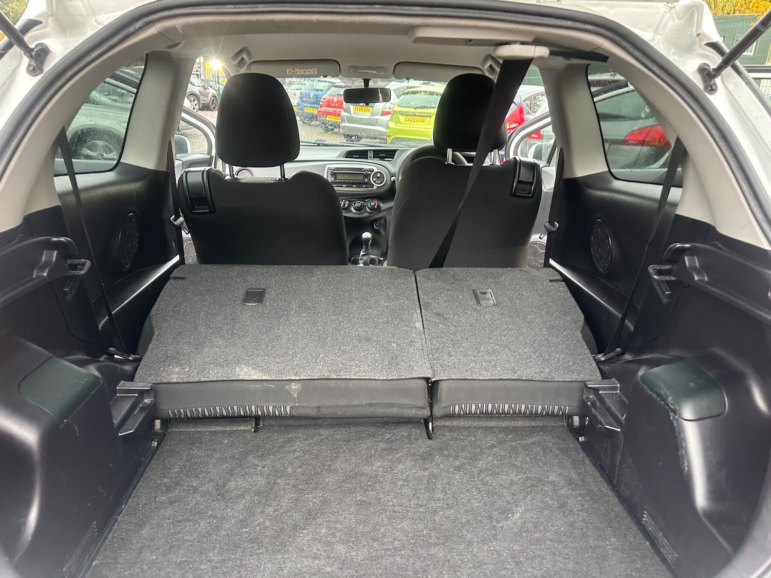 Used Toyota Yaris 2013 for sale - 76484761: Photo 32