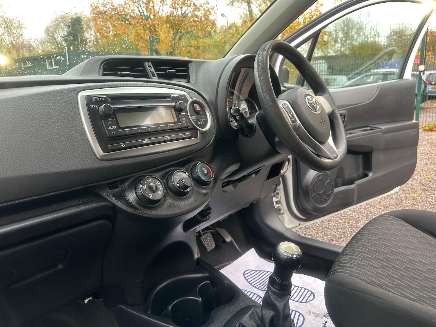 Used Toyota Yaris 2013 for sale - 76484761: Photo 34