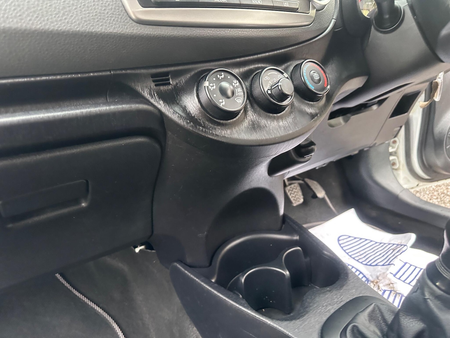 Used Toyota Yaris 2013 for sale - 76484761: Photo 38