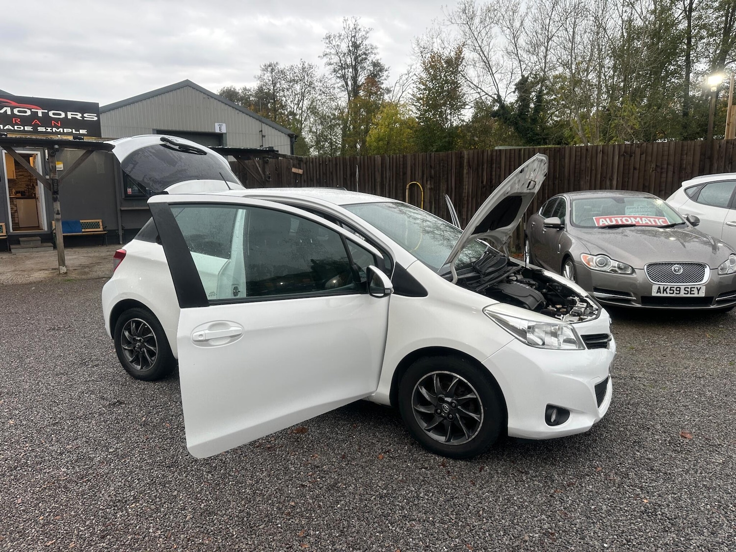 Used Toyota Yaris 2013 for sale - 76484761: Photo 47