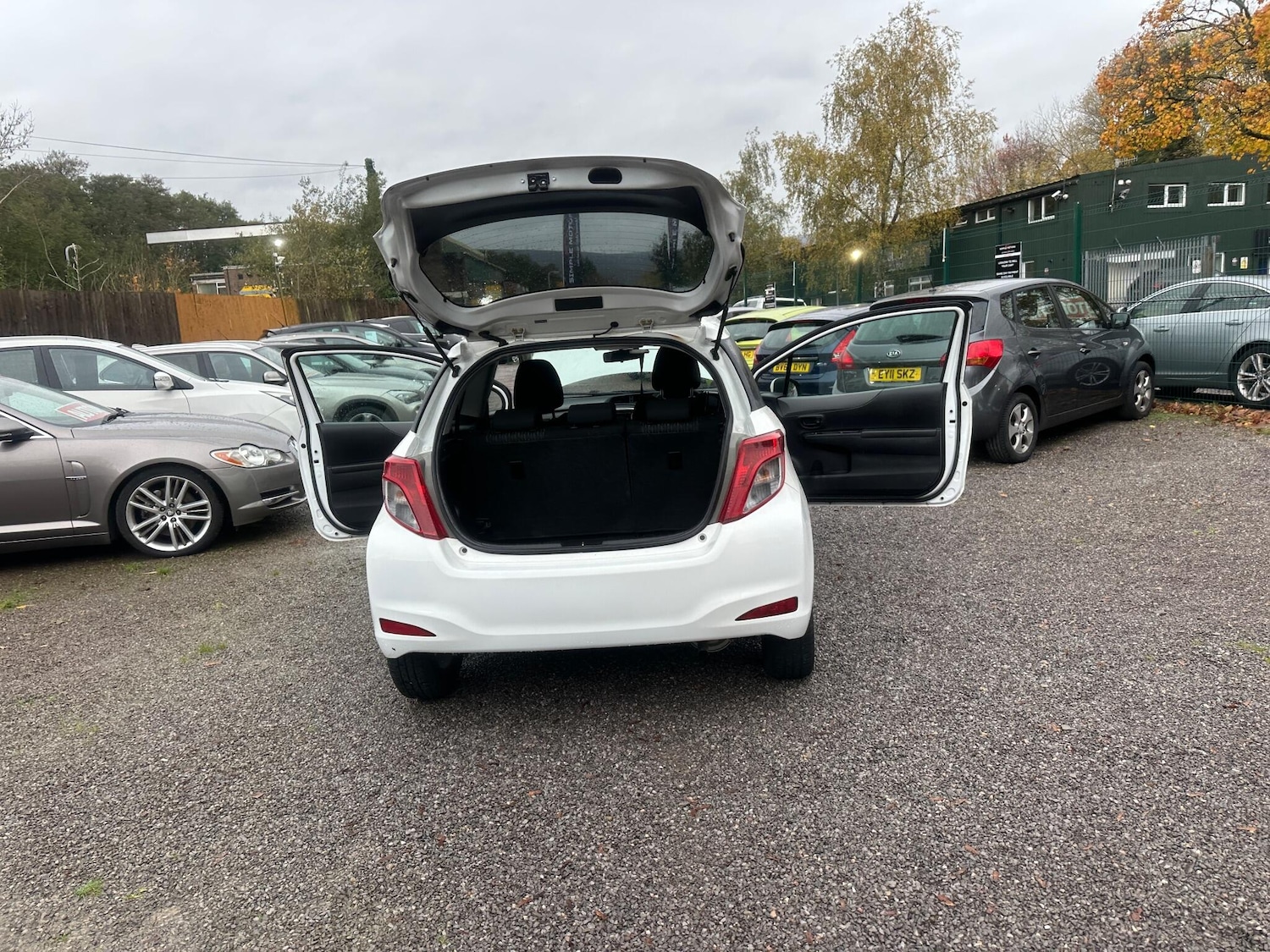 Used Toyota Yaris 2013 for sale - 76484761: Photo 49