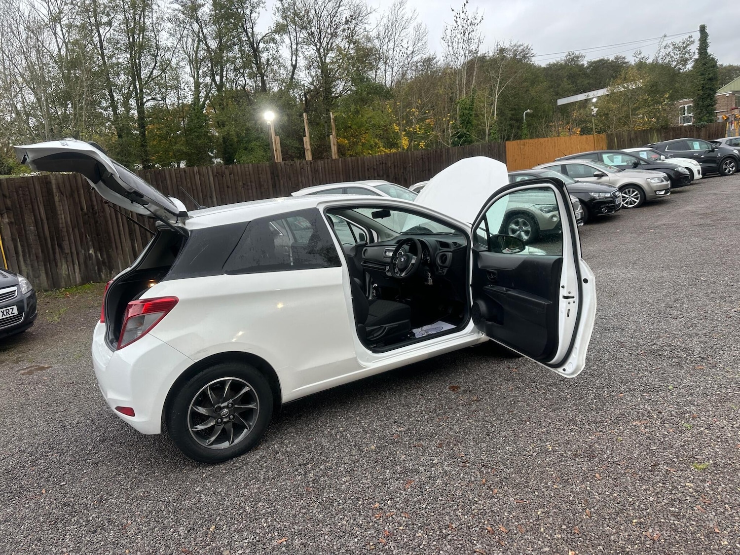 Used Toyota Yaris 2013 for sale - 76484761: Photo 51