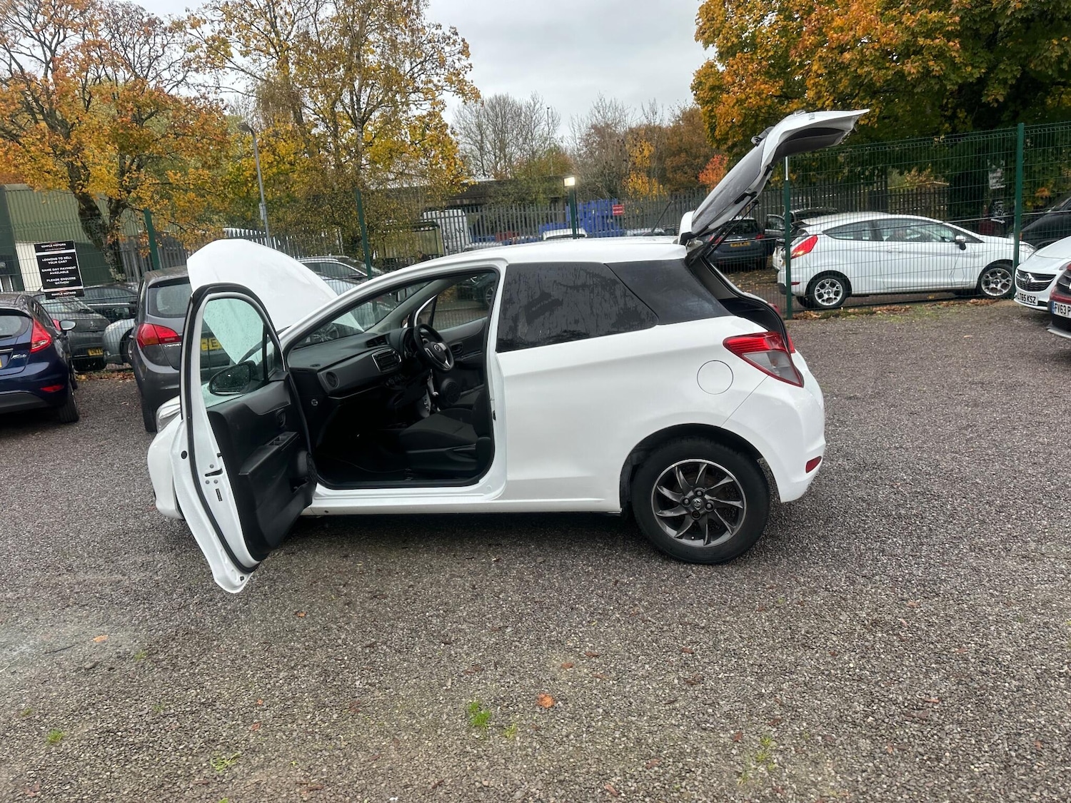 Used Toyota Yaris 2013 for sale - 76484761: Photo 52