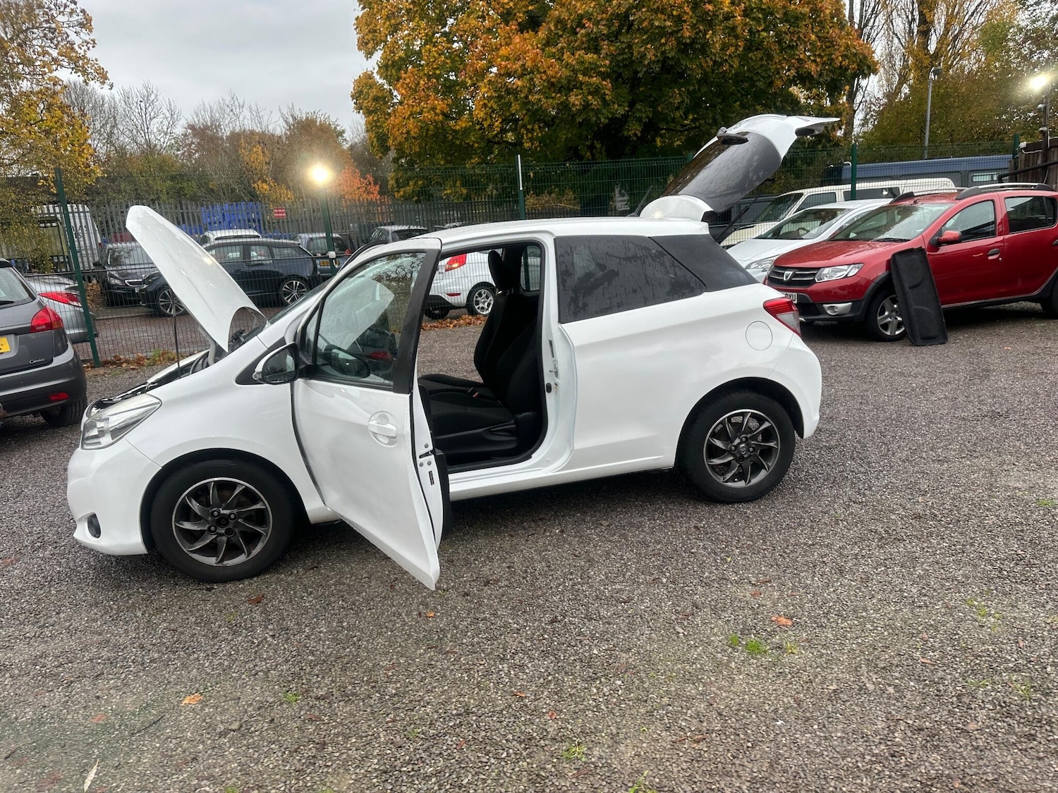 Used Toyota Yaris 2013 for sale - 76484761: Photo 57