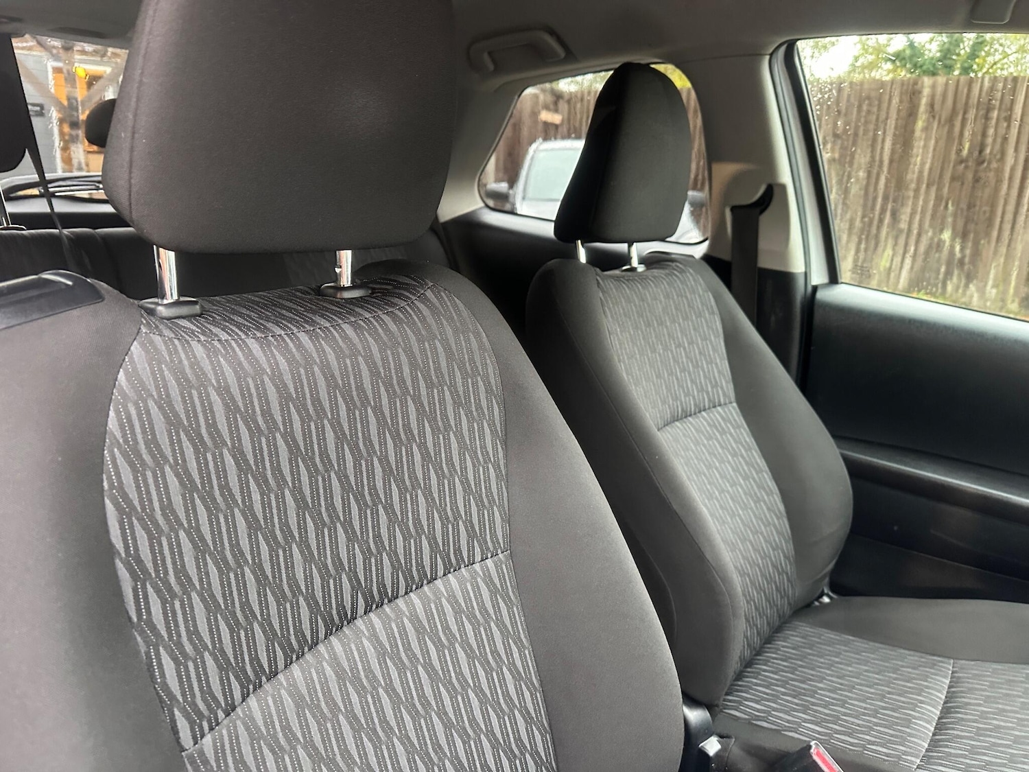 Used Toyota Yaris 2013 for sale - 76484761: Photo 8