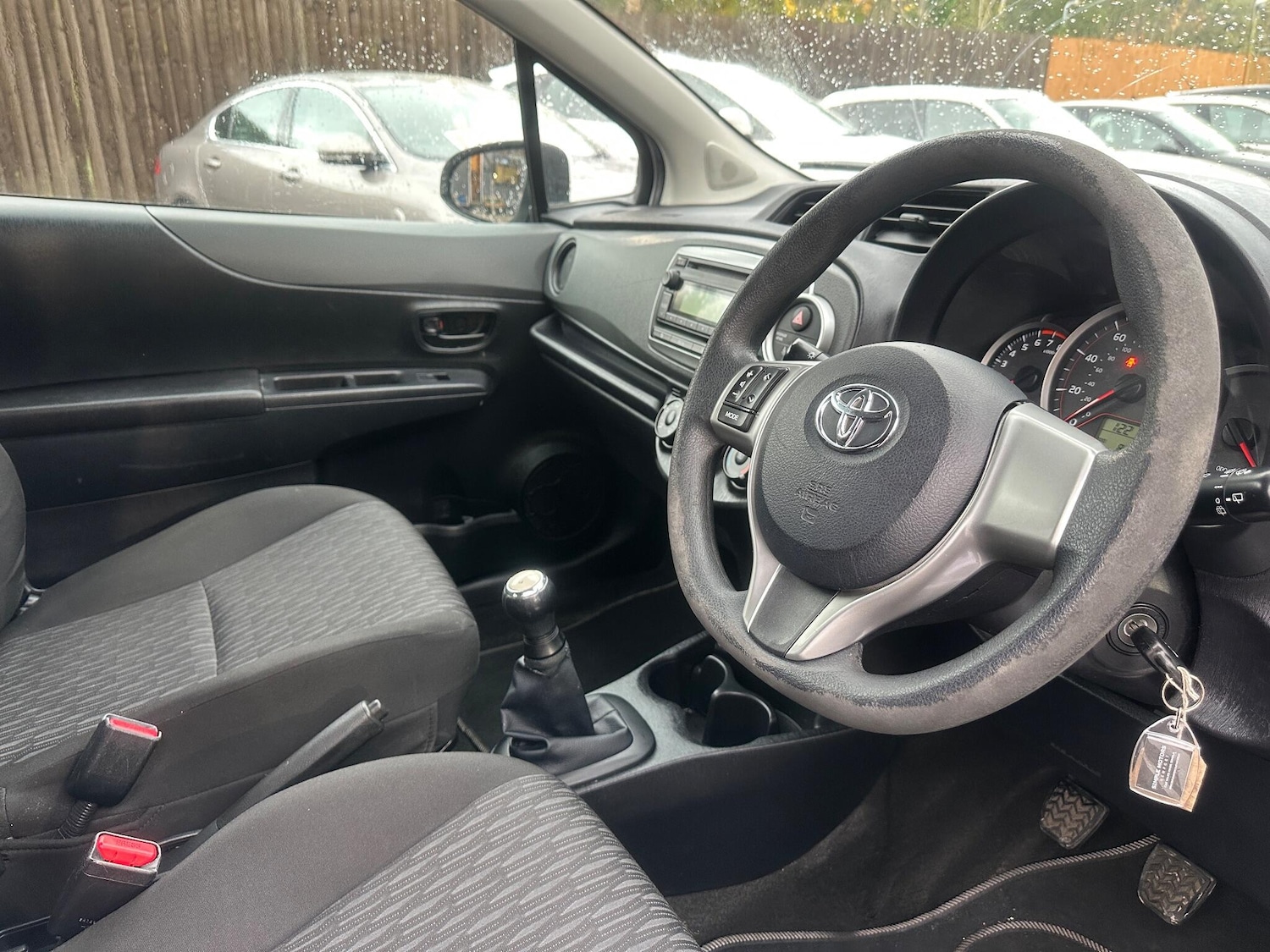 Used Toyota Yaris 2013 for sale - 76484761: Photo 9