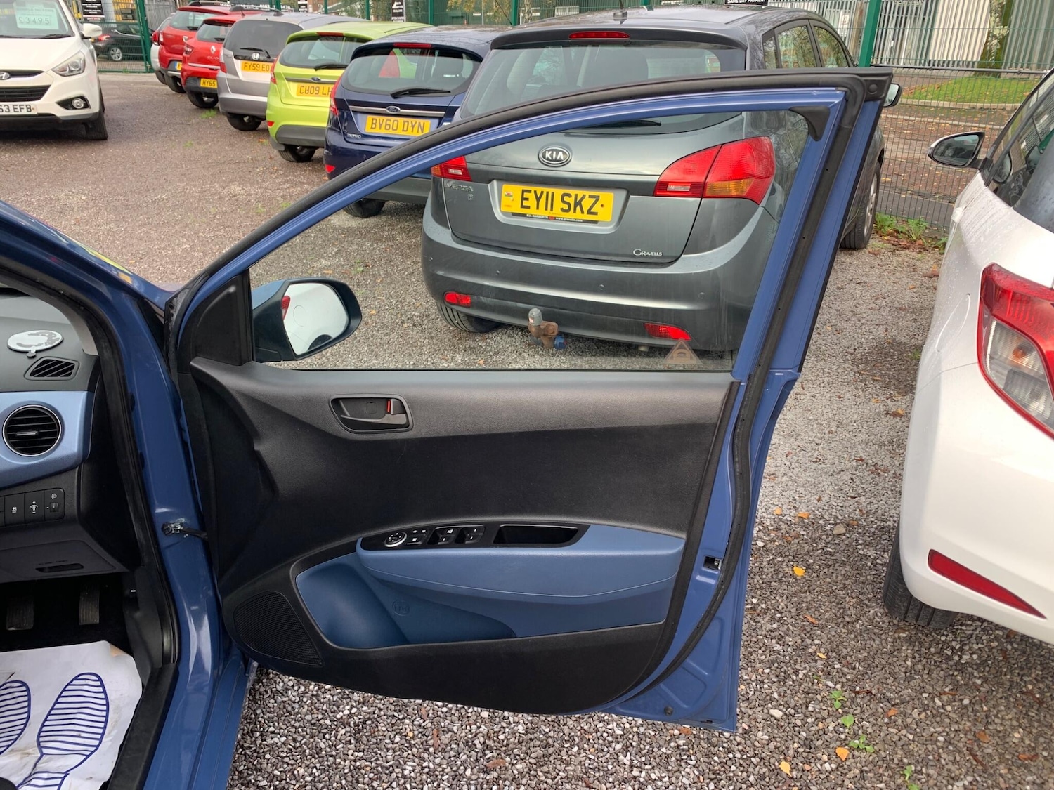 Used Hyundai i10 2015 for sale - 76607610: Photo 14