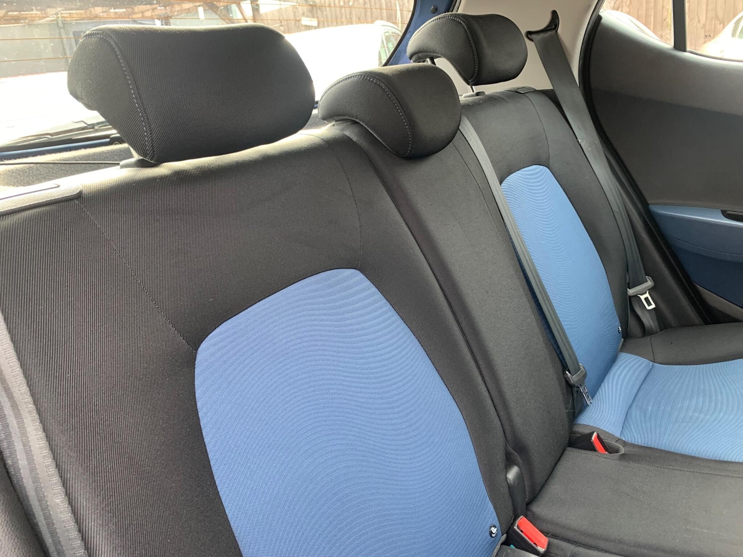 Used Hyundai i10 2015 for sale - 76607610: Photo 17