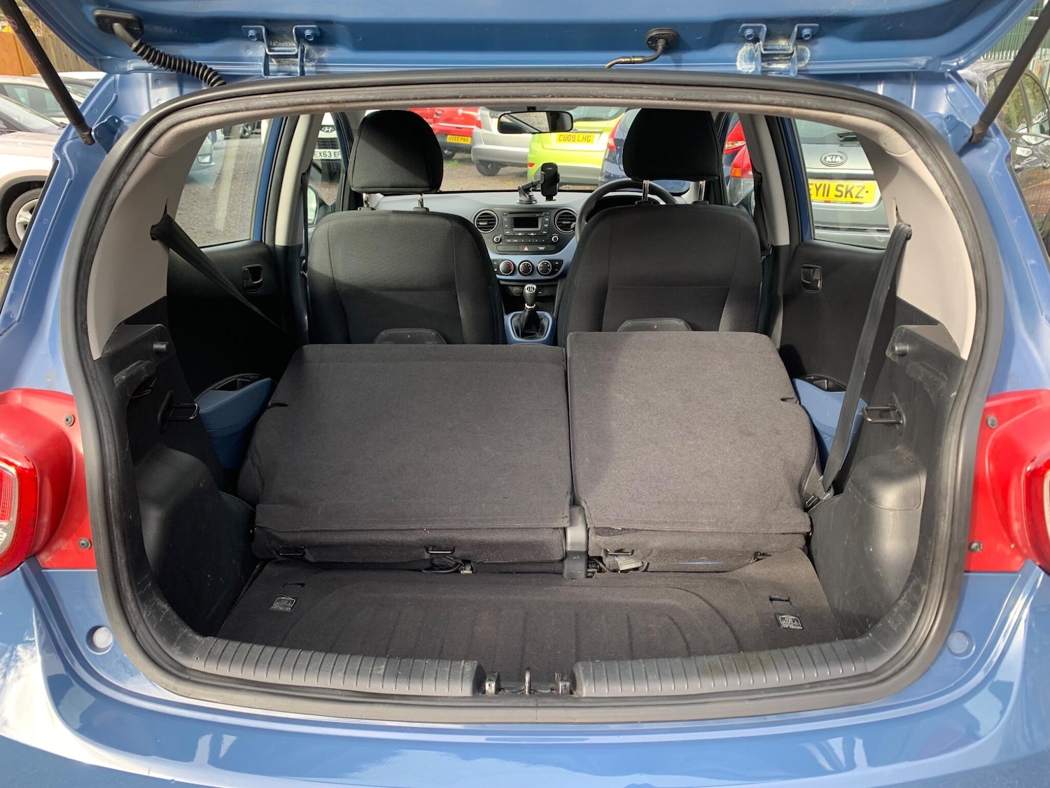 Used Hyundai i10 2015 for sale - 76607610: Photo 26