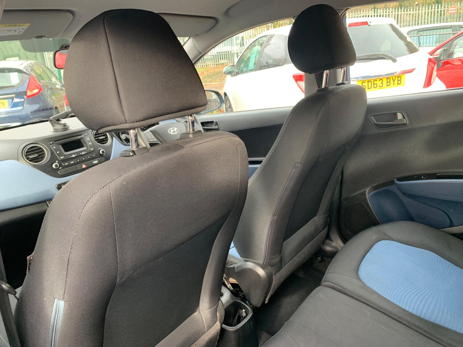 Used Hyundai i10 2015 for sale - 76607610: Photo 29