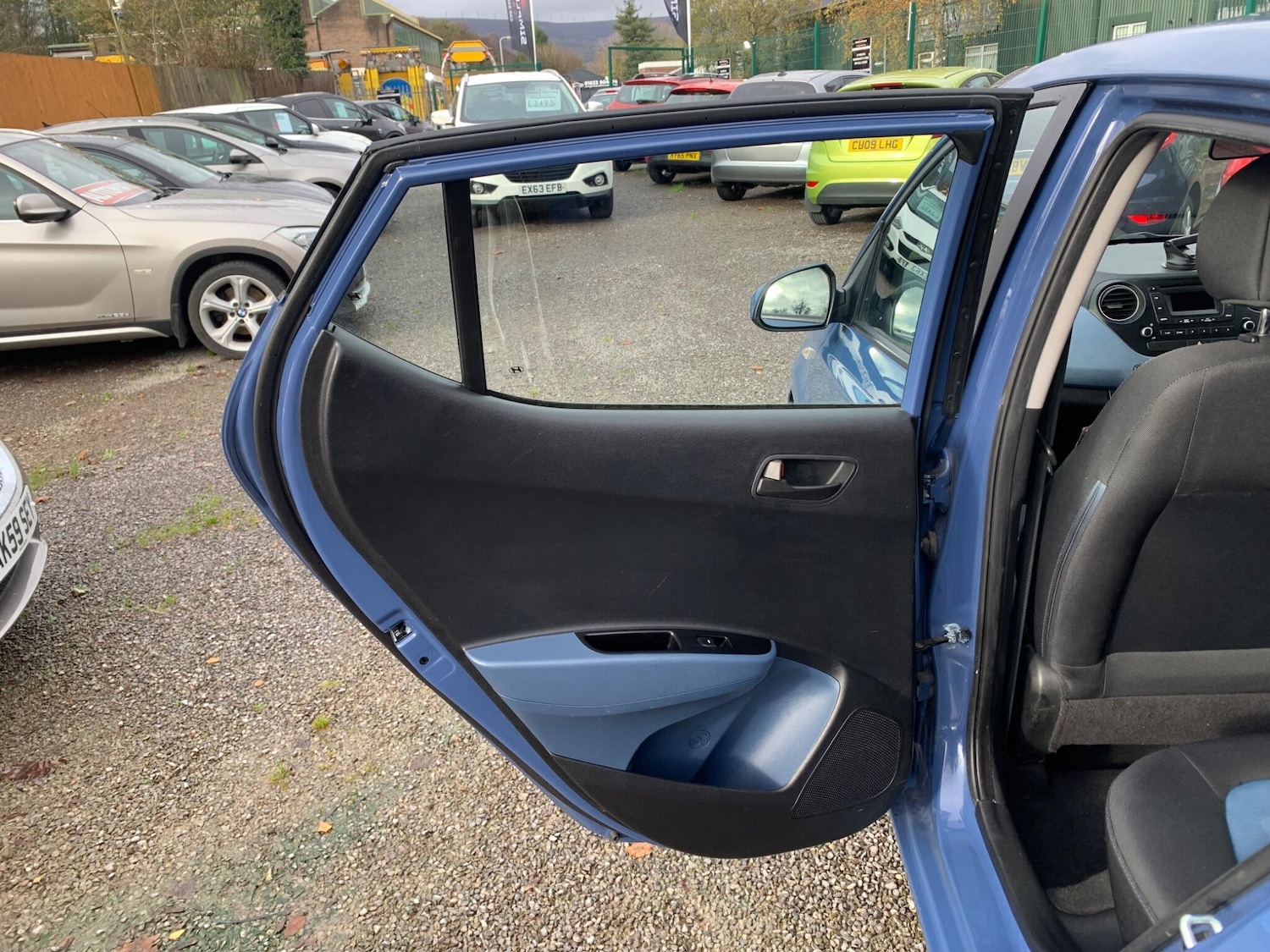 Used Hyundai i10 2015 for sale - 76607610: Photo 30